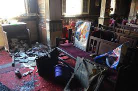 Le feu s’est déclenché dimanche au beau milieu d’une messe dans une église copte.