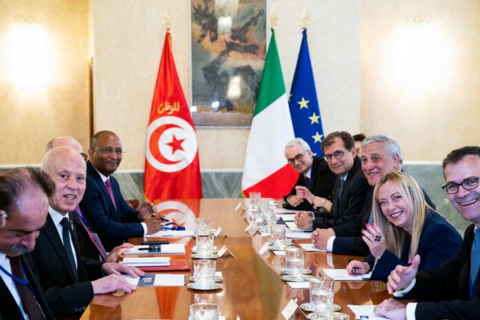 Meloni : « Aujourd’hui nous inaugurons un dialogue entre égaux »