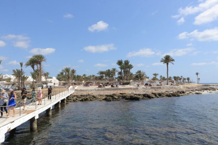 Évasion et authenticité au cœur de Djerba : découvrez El Mouradi Djerba Menzel