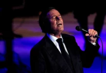 Accusations de délits sexuels : Julio Iglesias dément les plaintes déposées contre lui