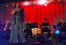 La soirée du réveillon organisée par le maestro Riadh Boudinar à l’hôtel Radisson Blu de Tunis a été un véritable moment d’exception. Placée sous le signe de la fête, de l’émotion et de la musique, cette nuit mémorable a rassemblé un public hétérogène et enthousiaste, comptant près d’un millier de personnes venues célébrer le passage à la nouvelle année dans une ambiance festive et raffinée.