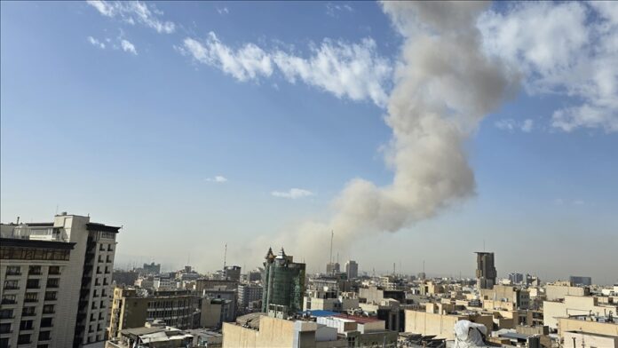 L'Iran a tiré des dizaines de missiles balistiques sur Israël